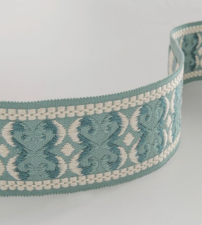 Trianon Braid Trimmings by Nina Campbell in AQUA/IVORY